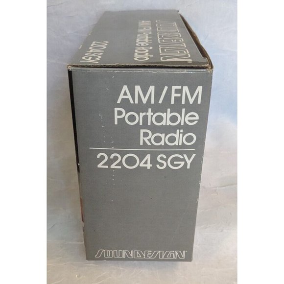 NOS Soundesign Radio Portable AM FM Battery Gray 2204 SGY Prop Vintage Retro NIB - Picture 3 of 16